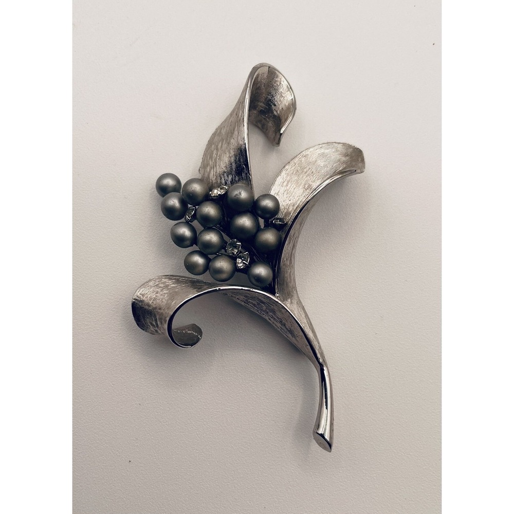 Vintage Signed TRIFARI Brushed Silver Faux Pearl Pin Brooch